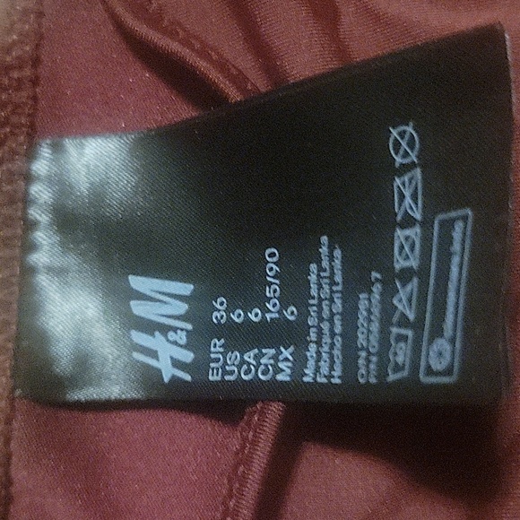 Bikini and matching shorts bundle - Picture 7 of 9